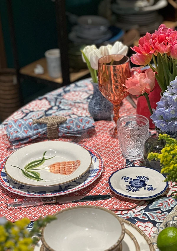 decorar mesas verano azul rojo
