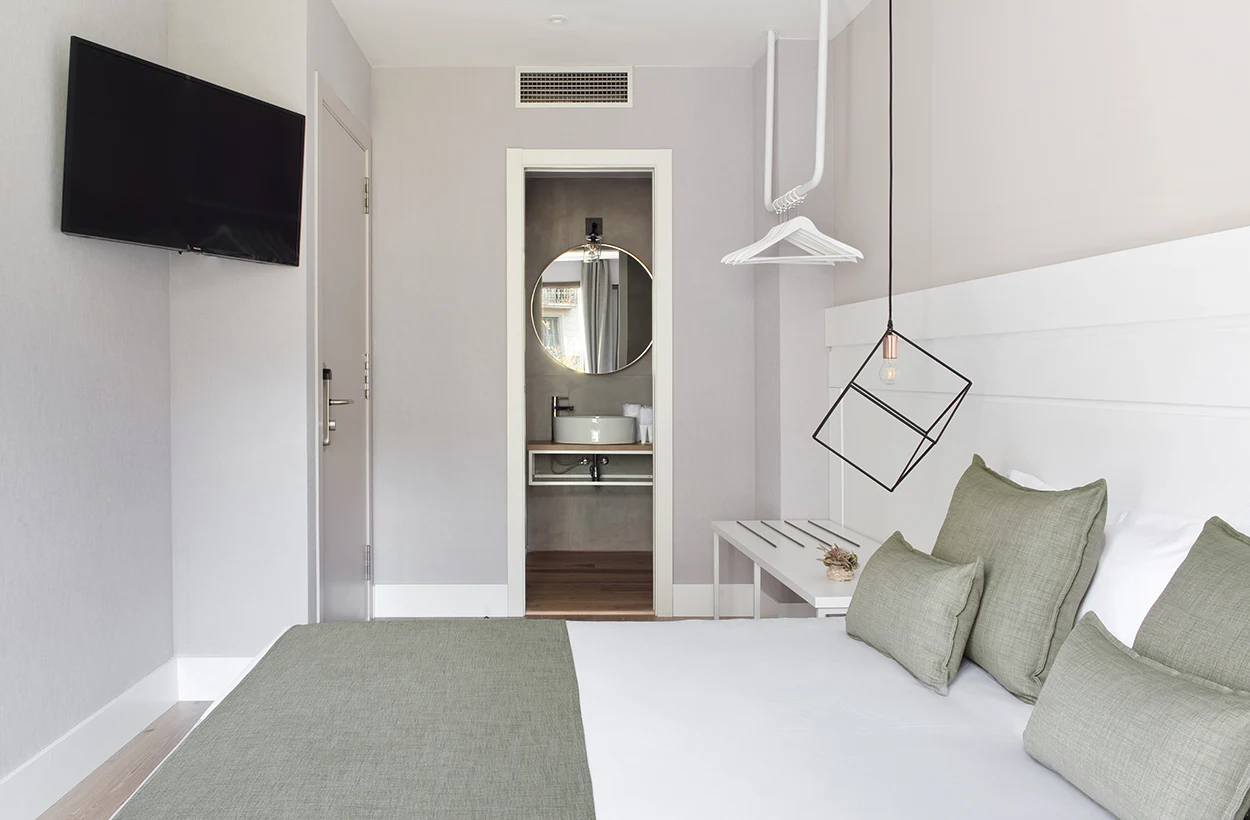blog interiorismo pia capdevila contract hoteles habitaciones armario abierto