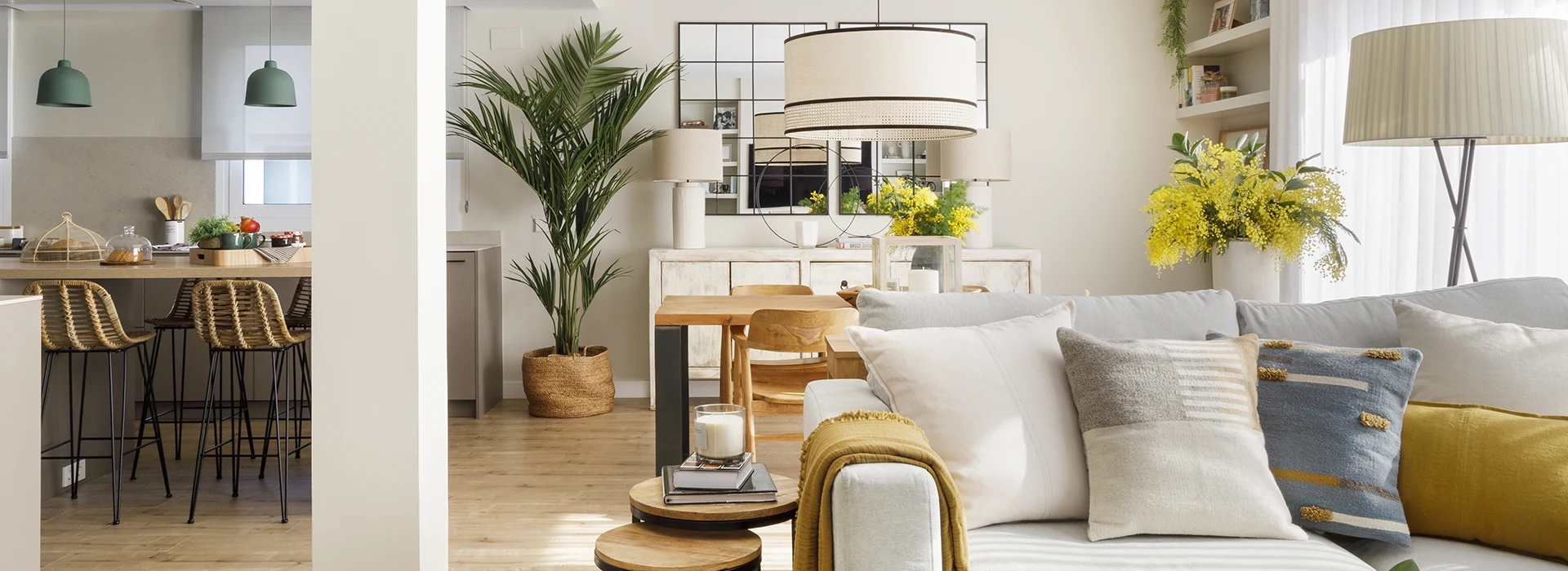 decorar flores y plantas salon