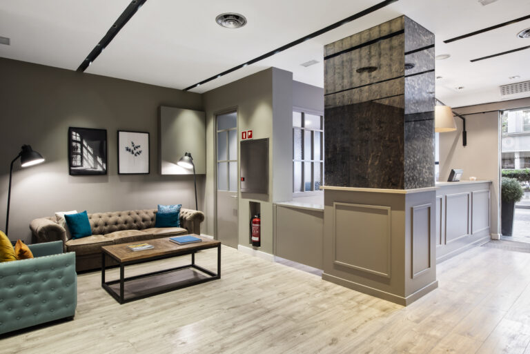 blog-interiorismo-pia-capdevila-contract-sofás-hoteles-recepción