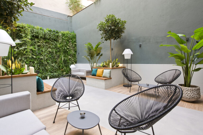 blog-interiorismo-pia-capdevila-contract-sofás-hoteles-terraza