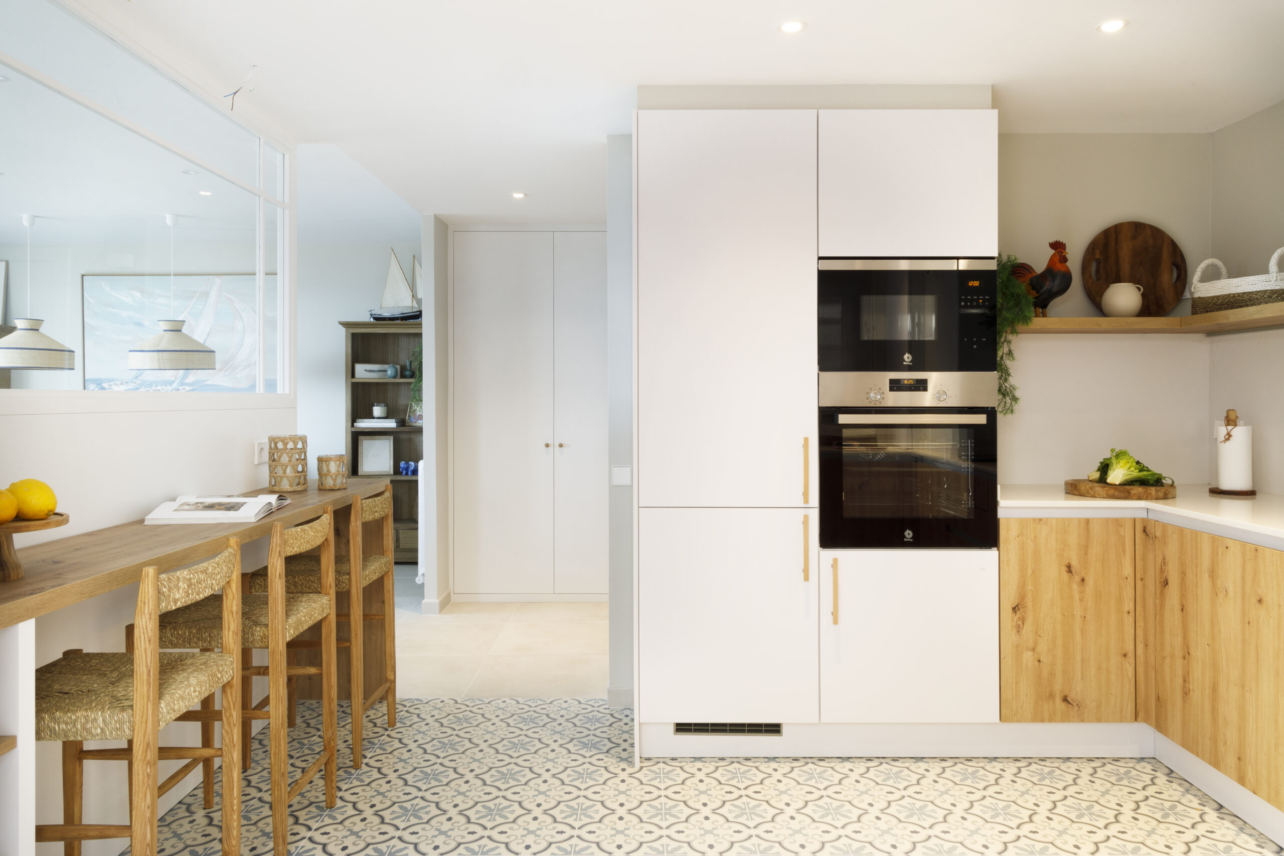 blog-interiorismo-pia-capdevila-cocina-barra-cristal