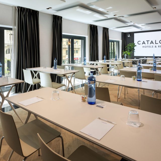 PIA CAPDEVILA INTERIORISMO-Proyecto Catalonia Plaza España Hotel&Spa-foto ®Catalonia Hotel&resorts-Espacio sala Gran Vía escuela (1)