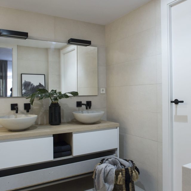 PIA-CAPDEVILA-Proyecto-364-TARRAGONA-Suite-Bano-2b-FOTOS®JordiCanosa-ESTILISMOMarGausachs-062-luz-apagada-scaled-1.jpg