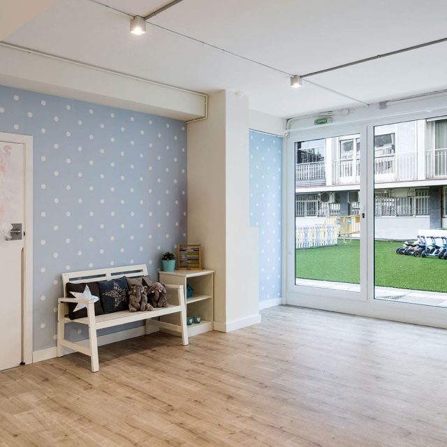 PROYECTO-DE-DISENO-DE-INTERIORES-DE-NEGOCIO-GUARDERIA-HAPPY-WAY-BARCELONA-SALAPRINCIPAL3