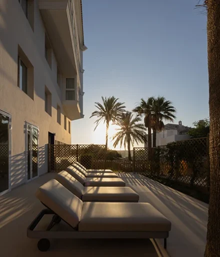 Pia Capdevila-Hotel Catalonia Mirador Des Port - FOTO ©Catalonia Hotels & Resorts - Spa solarium