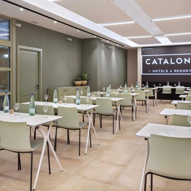 Pia-Capdevila_Proyecto-Hotel-Catalonia-Santa-Justa_Salas-min-scaled-1.jpg