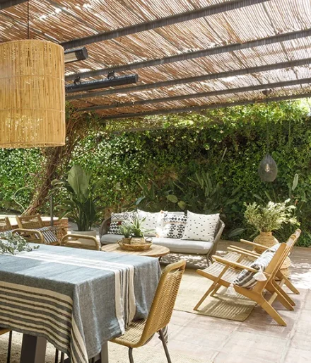 Comedor exterior - Proyecto de decoración de casa en Pomaret