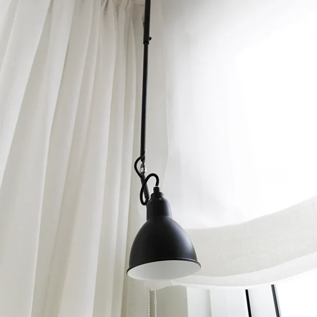 Luz de techo industrial en despacho - Proyecto Eixample