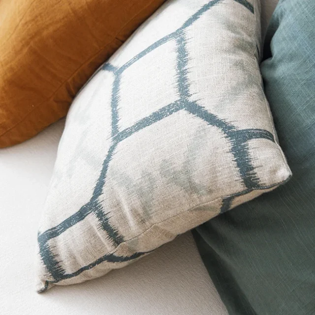 Tapicería cojines sofá - Proyecto de reforma integral e interiorismo de piso en Calvet