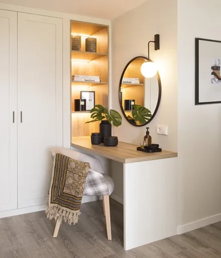 Tocador en dormitorio - Proyecto de reforma integral e interiorismo de piso en Sant Just